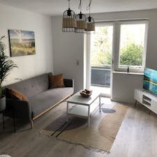 Apartment for rent for €1,399 per month in Kassel, Querallee