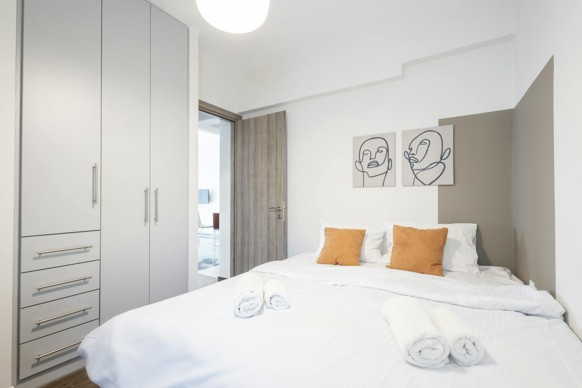 公寓 正在以 €2,000 的月租出租，其位于 Voúla, Leoforos Vasileos Pavlou