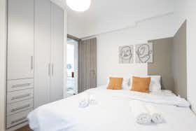 Apartment for rent for €2,000 per month in Voúla, Leoforos Vasileos Pavlou