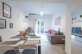 Wohnung zu mieten für 2.000 € pro Monat in Voúla, Leoforos Vasileos Pavlou