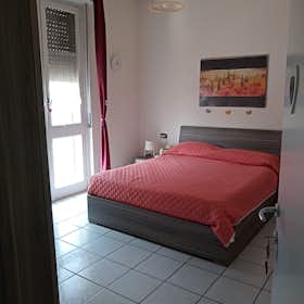 Private room for rent for €550 per month in Paderno Dugnano, Via Monte Sabotino