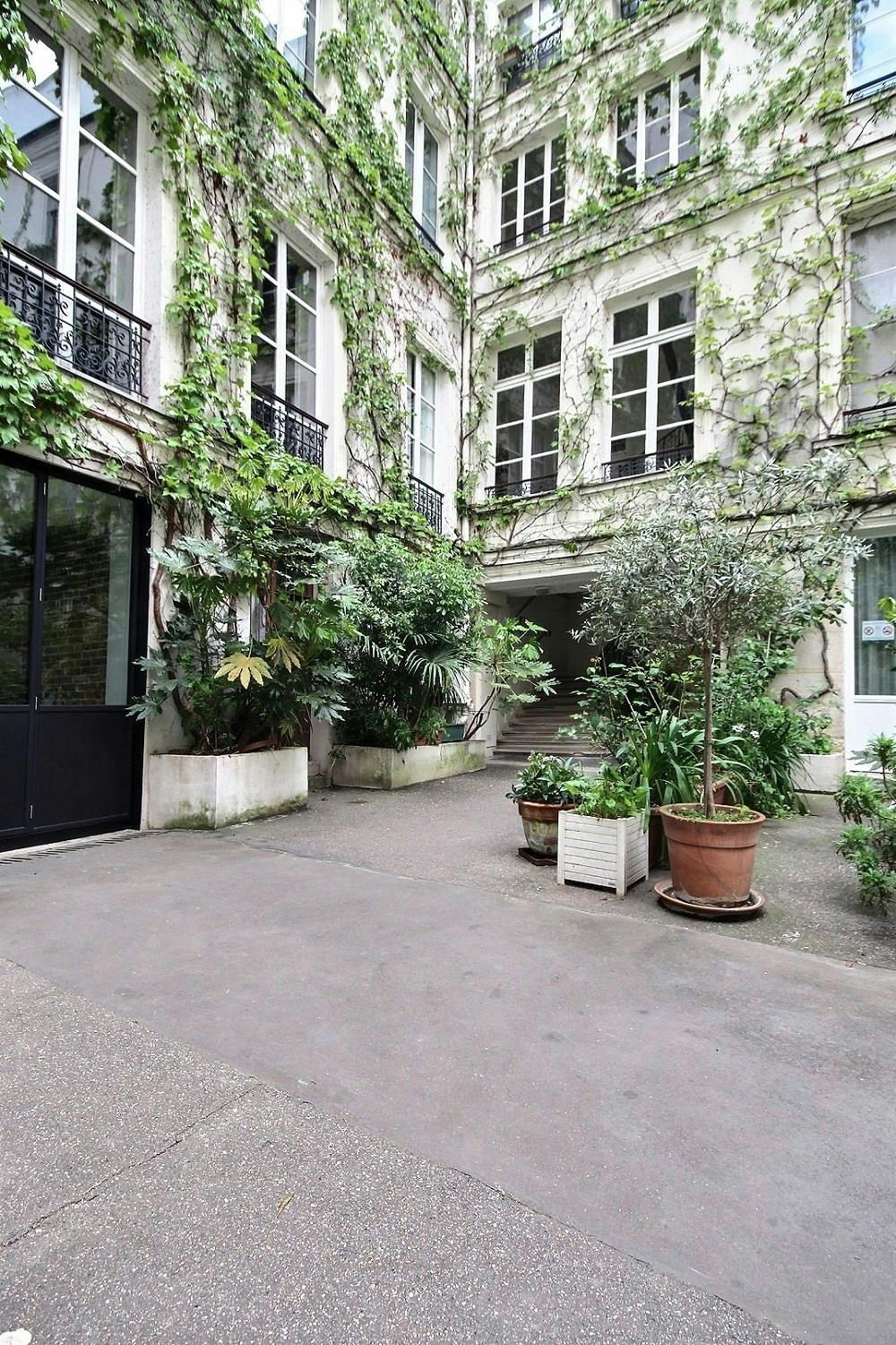 1-Bedroom Apartment in Rue Vieille du Temple, Paris (1357359) ROOM 2