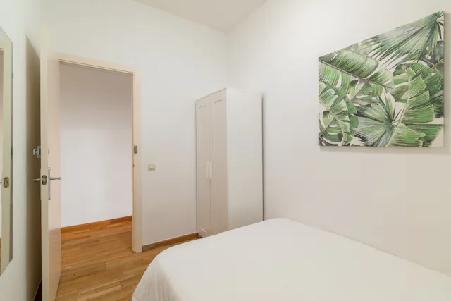 3-Bedroom Apartment in Avinguda del Paral·lel, Barcelona (1357366) room image 10