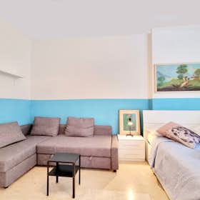 Apartment for rent for €2,750 per month in Milan, Via Adeodato Ressi