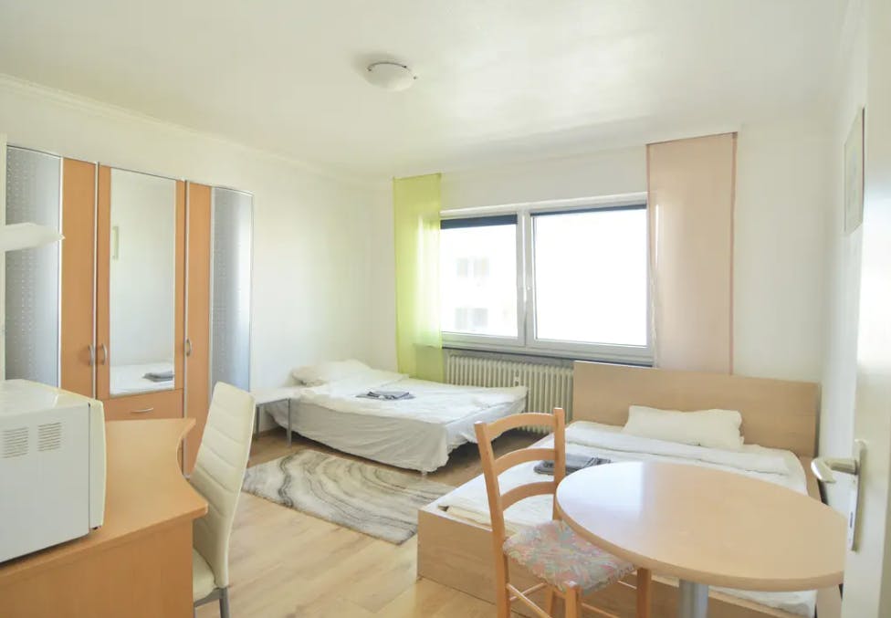 Studio zu mieten für 990 € pro Monat in Frankfurt am Main, Hainer Weg