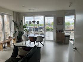 Apartment for rent for €2,150 per month in Amsterdam, Mariadistelkade