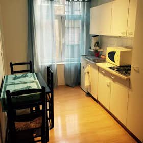 Studio for rent for €750 per month in Brussels, Rue des Pigeons