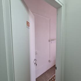 Private room for rent for €475 per month in Naples, Via Pietro Trinchera