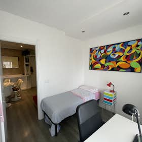 私人房间 正在以 €600 的月租出租，其位于 Rome, Viale Eretum