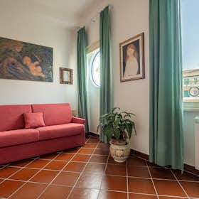 Apartment for rent for €1,250 per month in Rome, Viale delle Medaglie d'Oro