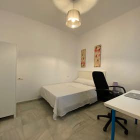 Private room for rent for €430 per month in Sevilla, Calle San Luis