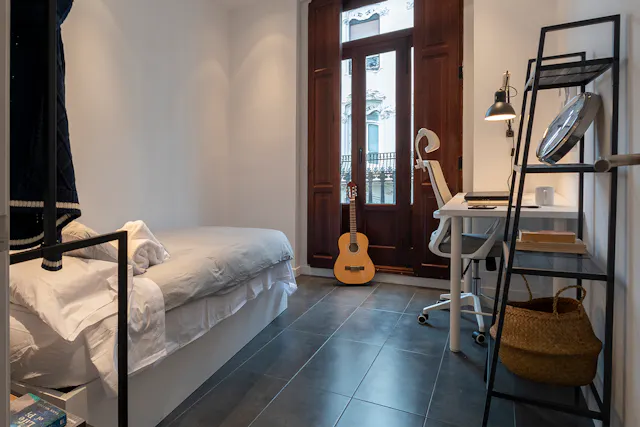 Private room in Carrer de la Pau, Valencia (1359593) room image 1