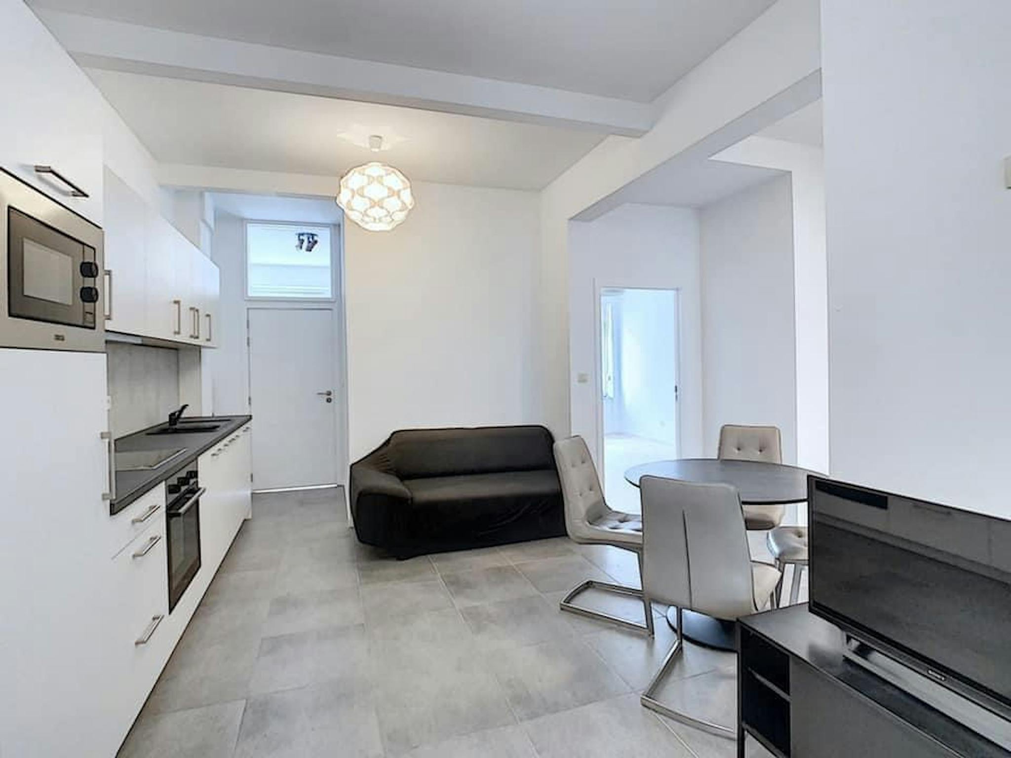 Rue Edison, Forest preview