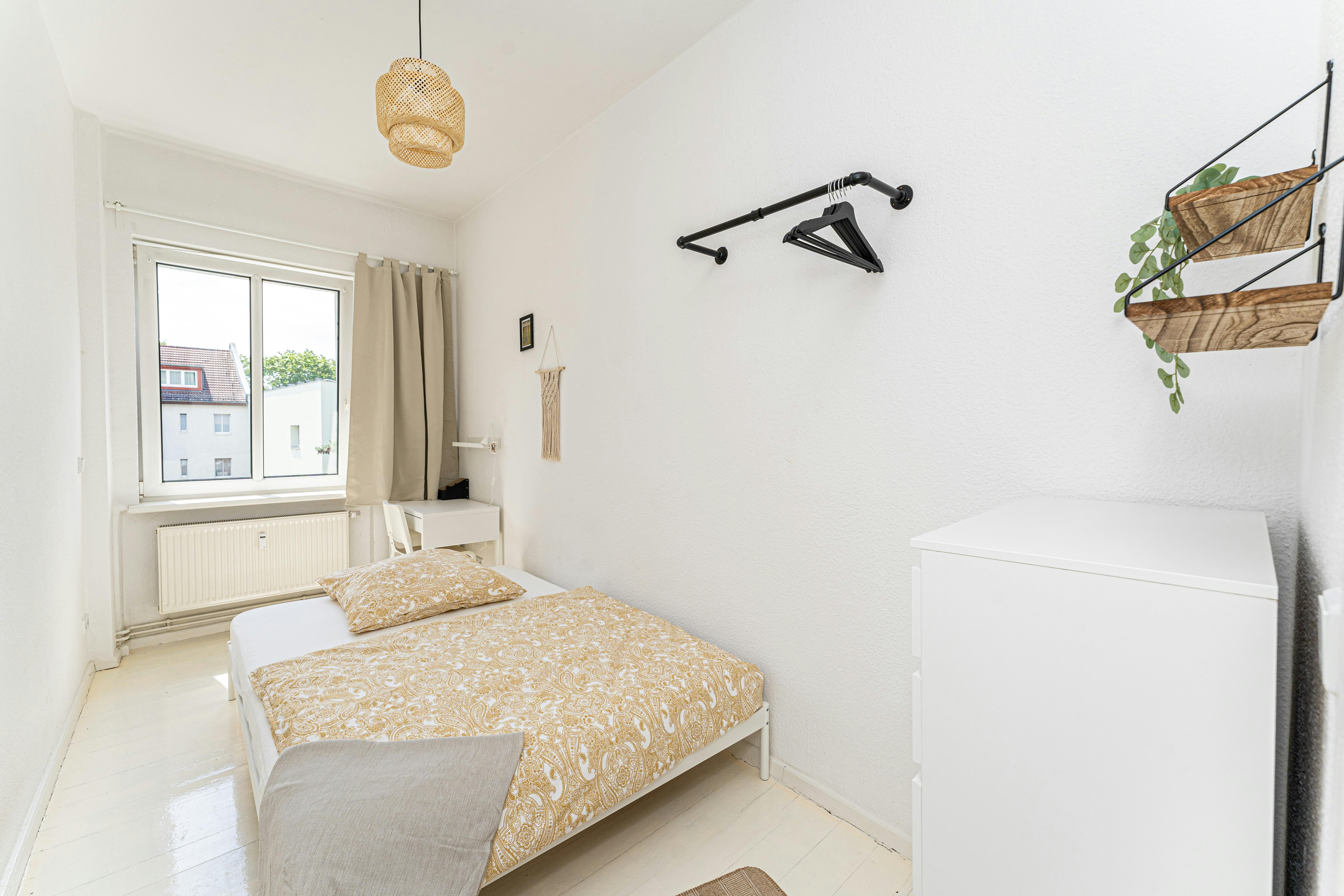 WG-Zimmer zu mieten für 590 € pro Monat in Berlin, Friedlander Straße