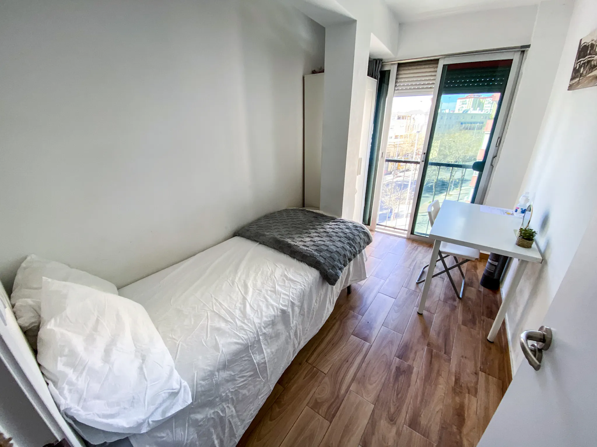 Calle San Vicente de Paúl, Sevilla preview