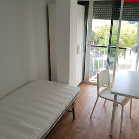 Private room for rent for €350 per month in Sevilla, Calle San Vicente de Paúl