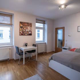 Apartment for rent for €1,150 per month in Vienna, Humboldtgasse