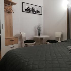 Private room for rent for PLN 5,000 per month in Kraków, Krowoderska