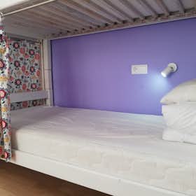 Shared room for rent for PLN 1,500 per month in Kraków, Krowoderska