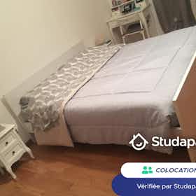 Отдельная комната сдается в аренду за 775 € в месяц в Piano di Sorrento, Via Trinità