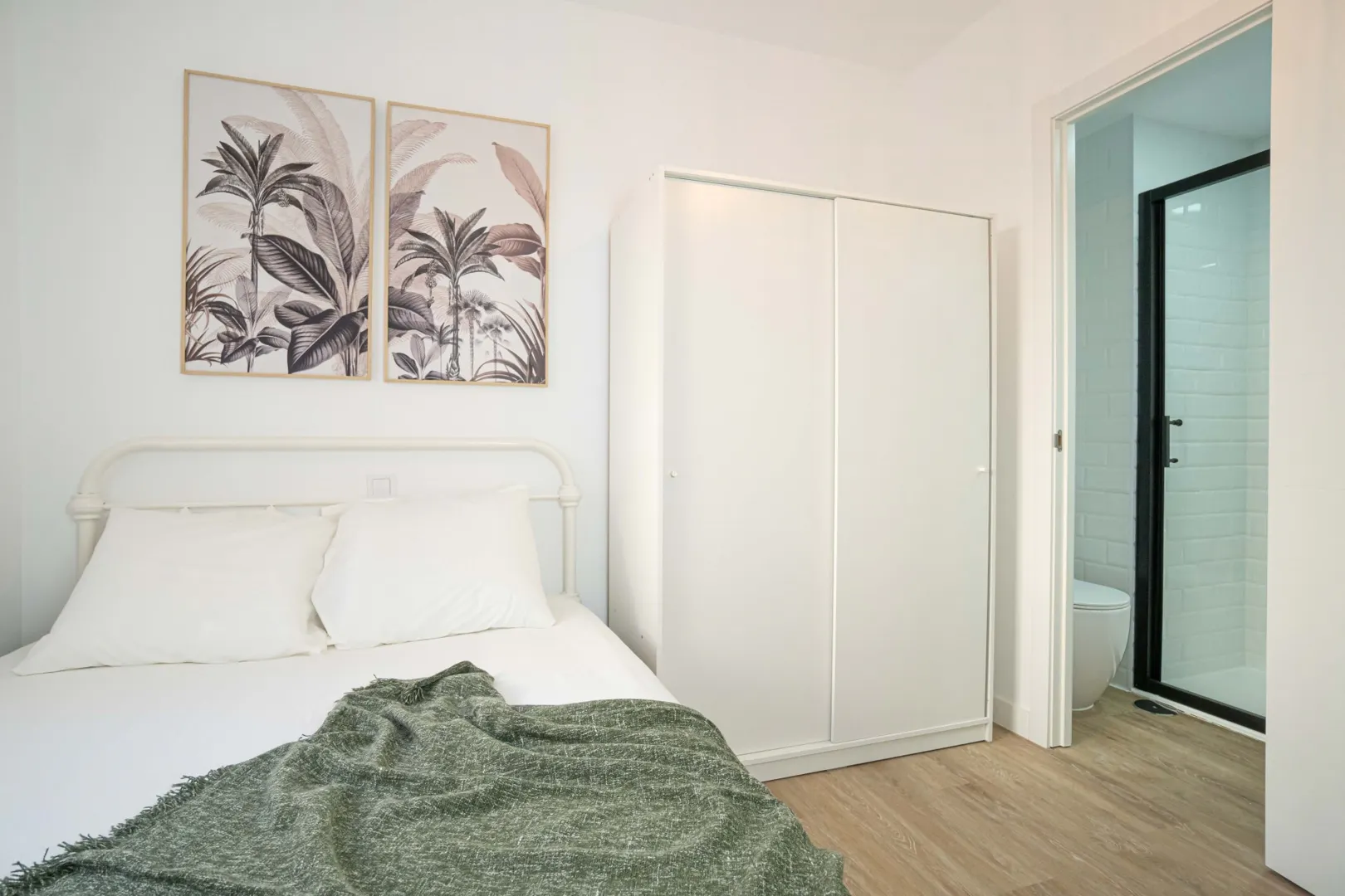 Private room in Calle de Luis Missón, Madrid (1360493) ROOM 2