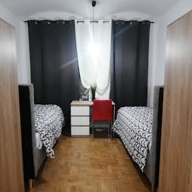 Private room for rent for PLN 5,980 per month in Kraków, ulica Henryka Siemiradzkiego