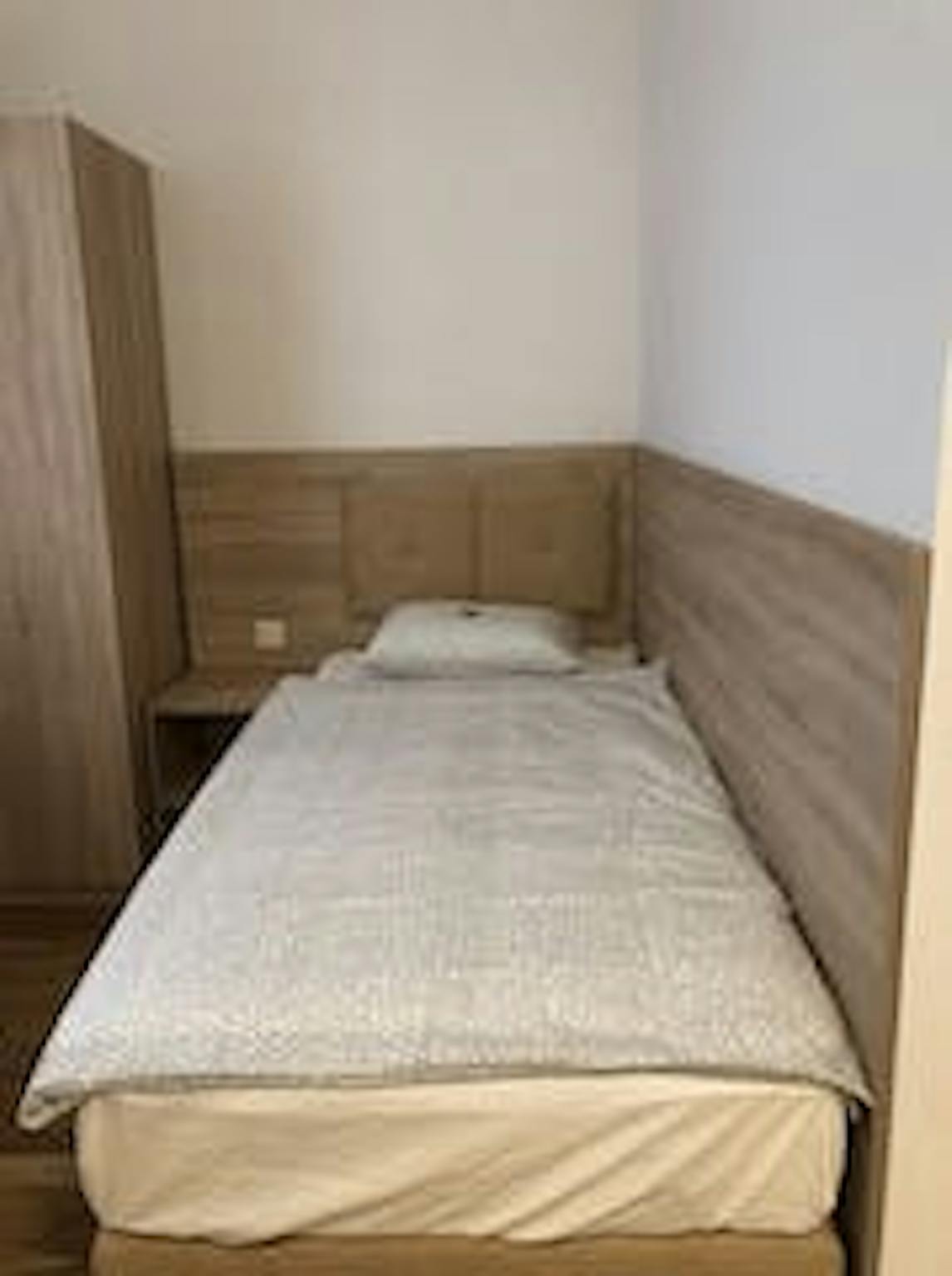 Bergsteiggasse, Vienna preview