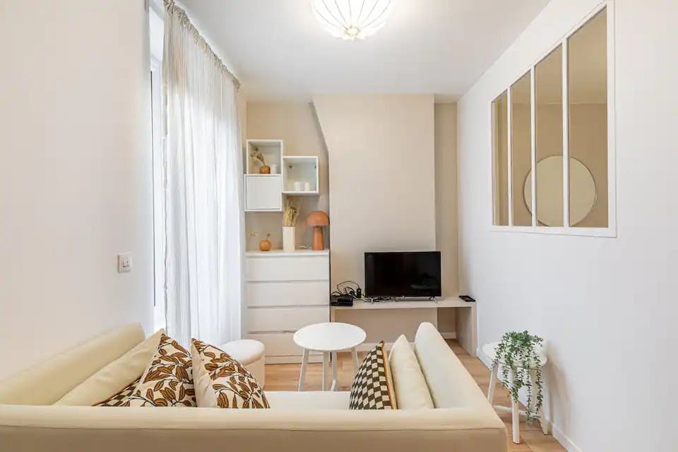 Apartment for rent for €1,948 per month in Paris, Boulevard de Ménilmontant