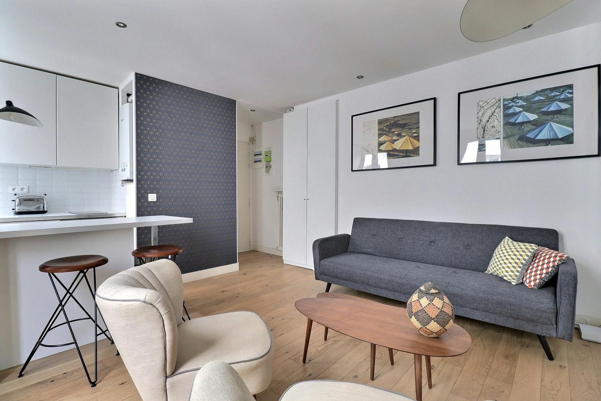 Apartment for rent for €1,802 per month in Paris, Rue Copernic