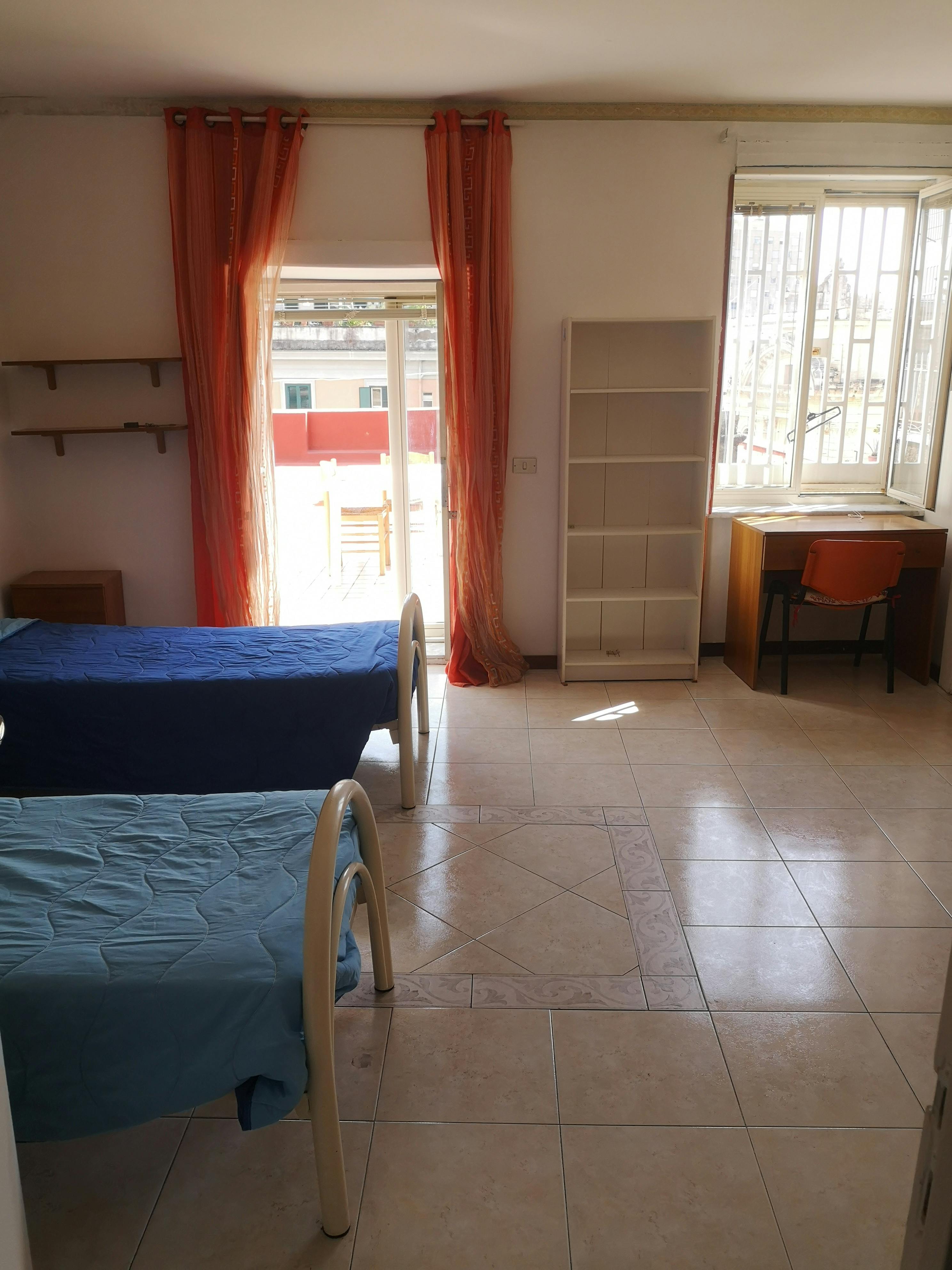Chambre simple Naples, 1 chambre, 25m² — photo 7