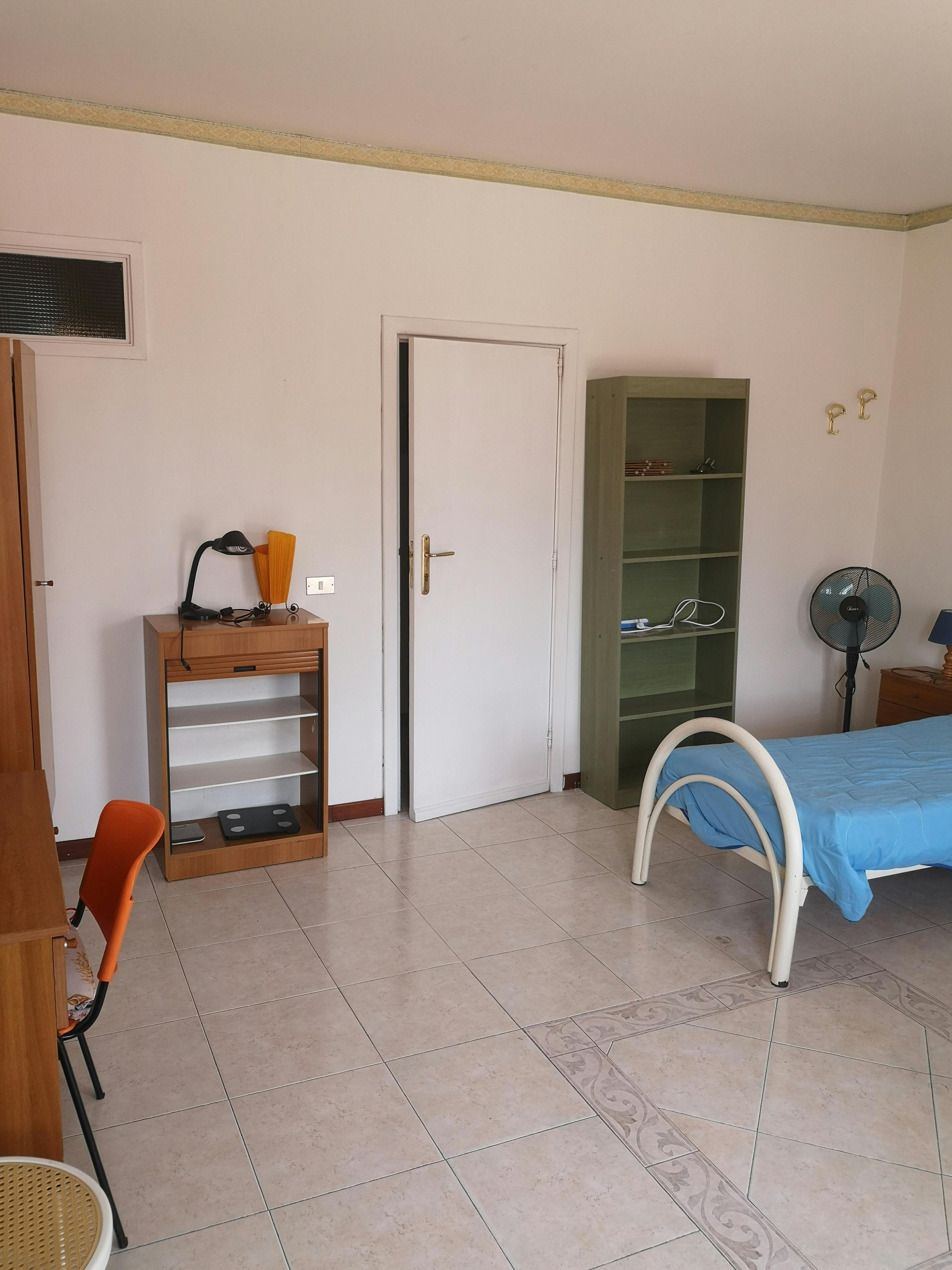 Chambre simple Naples, 1 chambre, 25m² — photo 5