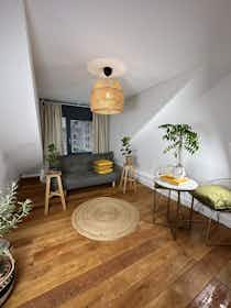 Apartment for rent for €2,400 per month in Zeist, 2e Dorpsstraat