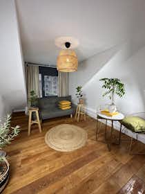 Appartement te huur voor € 2.400 per maand in Zeist, 2e Dorpsstraat