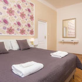 Appartement for rent for 41 804 CZK per month in Prague, Klimentská