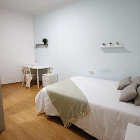Отдельная комната сдается в аренду за 510 € в месяц в Barcelona, Carrer del Cinca