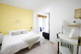 私人房间 正在以 €560 的月租出租，其位于 Barcelona, Carrer del Cinca