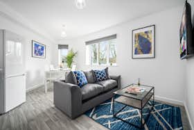 Appartement te huur voor £ 2.600 per maand in Cradley Heath, Chester Road