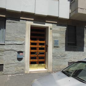 Apartment for rent for €630 per month in Turin, Via Moretta