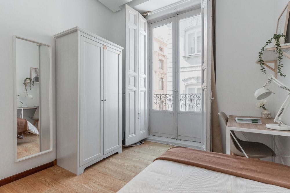 Private room for rent for €650 per month in Madrid, Calle de Redondilla