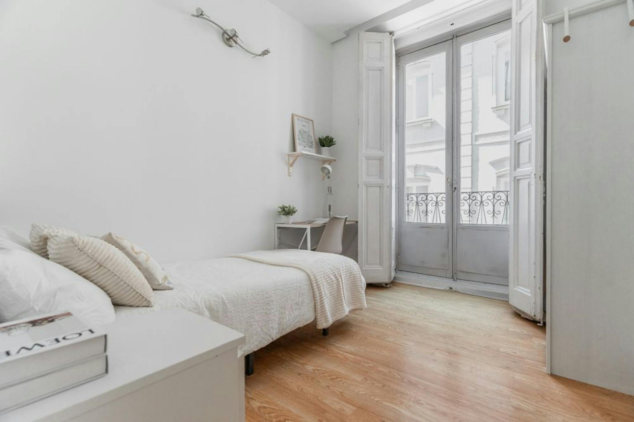 Calle de Redondilla, Madrid preview