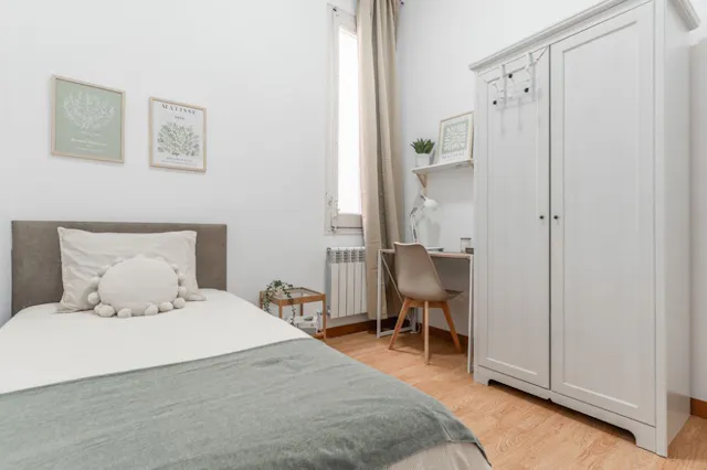 Private room in Calle de Redondilla, Madrid (1362094) room image 1