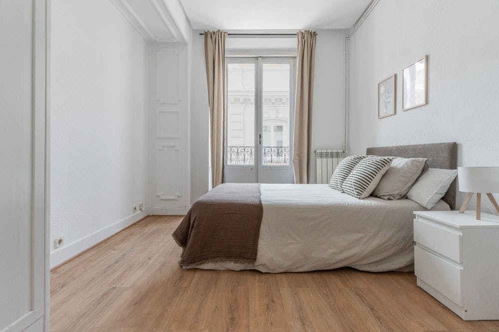 Private room for rent for €680 per month in Madrid, Calle de Redondilla