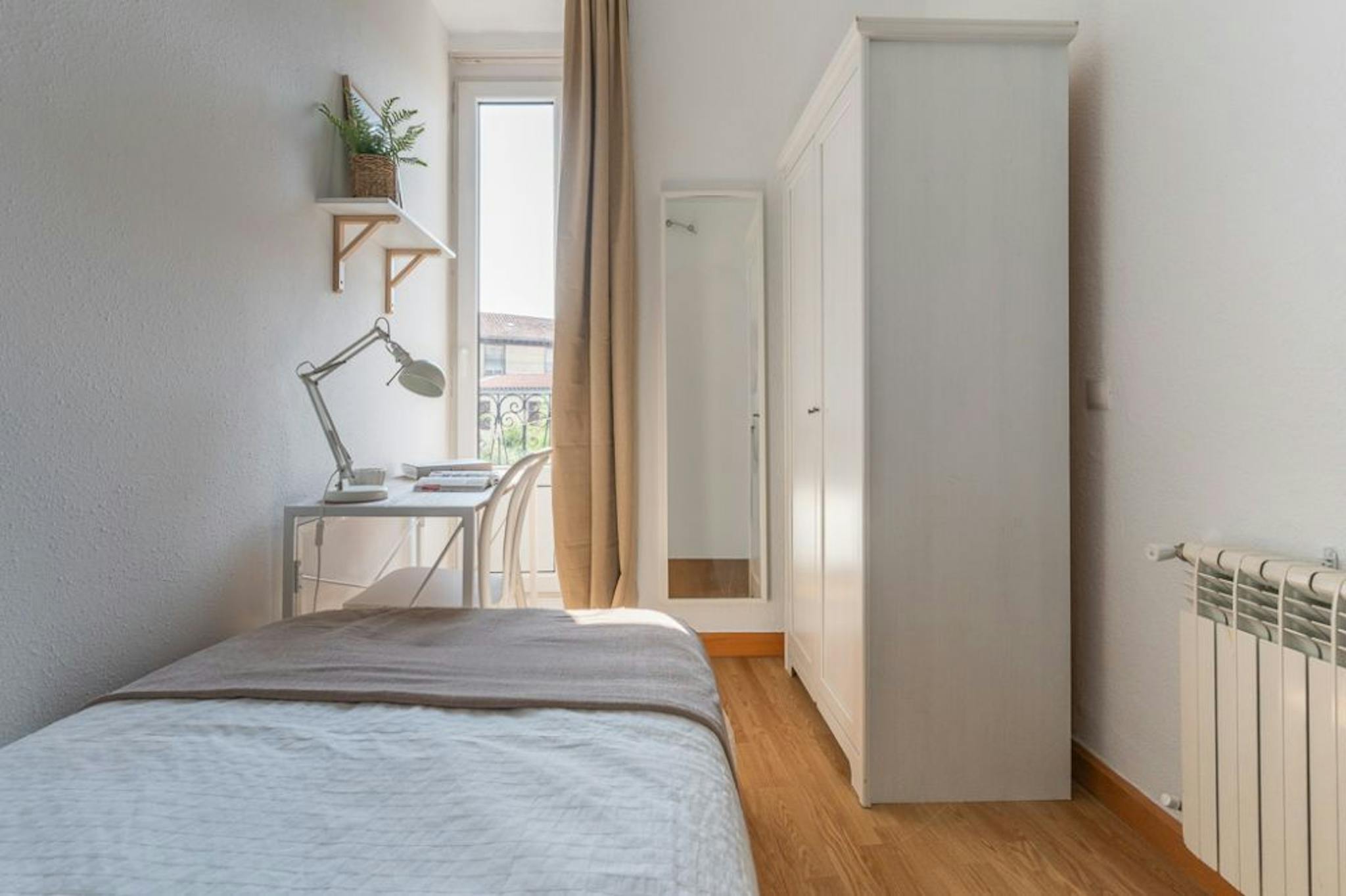 Calle de Redondilla, Madrid preview