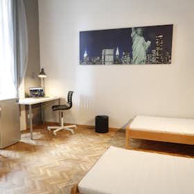 Private room for rent for HUF 205,434 per month in Budapest, Rákóczi út