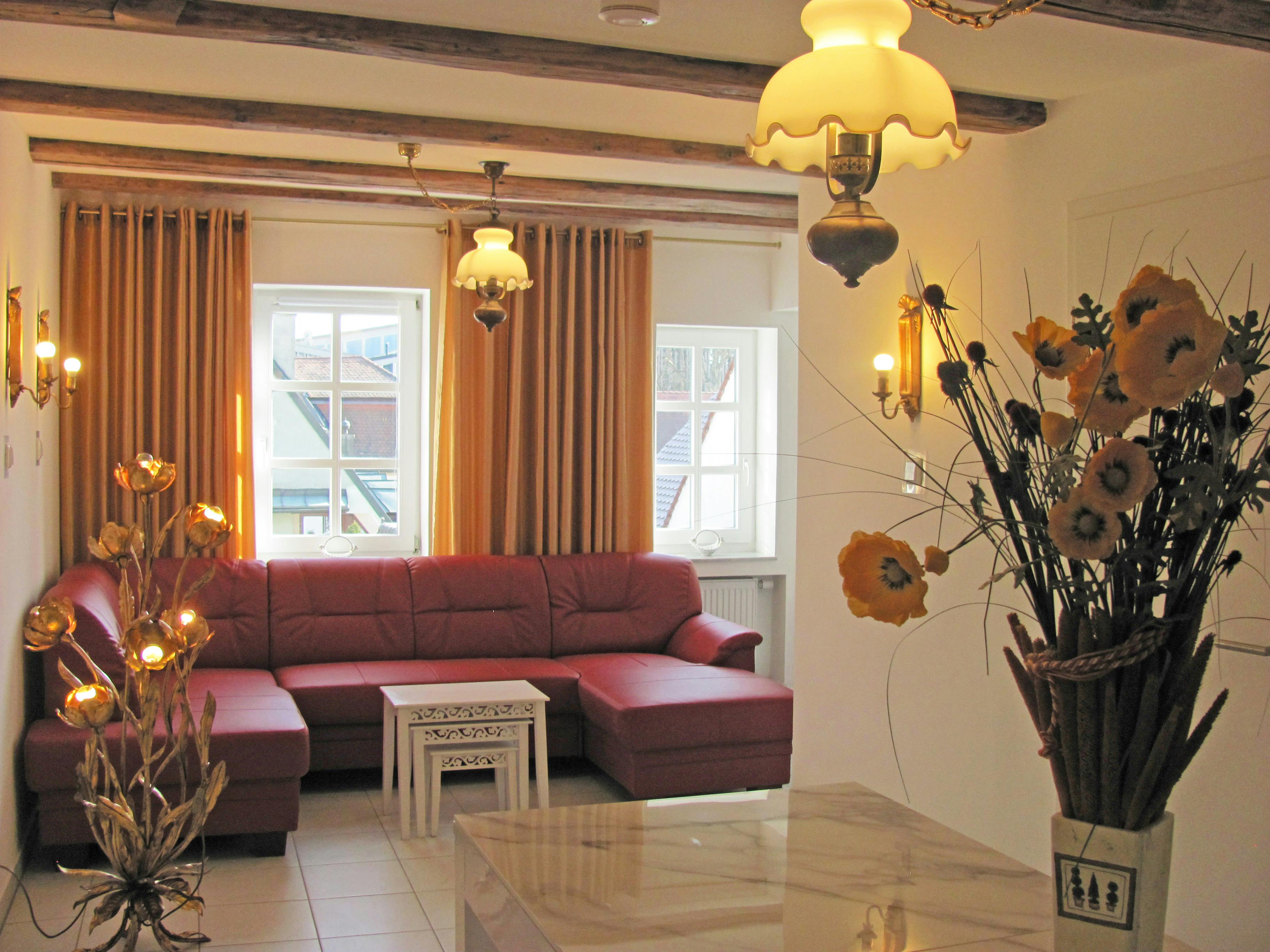 Apartment for rent for €4,500 per month in Memmingen, Kuttelgasse