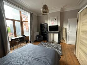 Apartment for rent for €1,300 per month in Ixelles, Rue du Bourgmestre