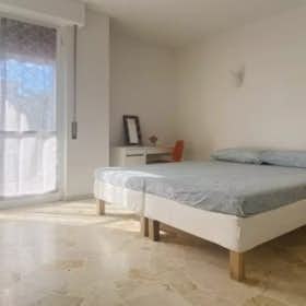 Stanza privata for rent for 680 € per month in Milan, Via Zurigo