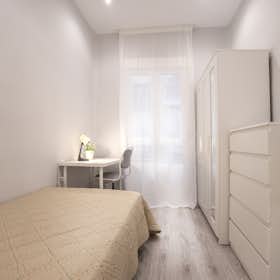 Private room for rent for €540 per month in Madrid, Calle de Guzmán el Bueno