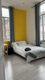 私人房间 正在以 €495 的月租出租，其位于 Morlanwelz, Grand Rue