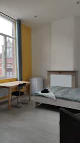 私人房间 正在以 €495 的月租出租，其位于 Morlanwelz, Grand Rue